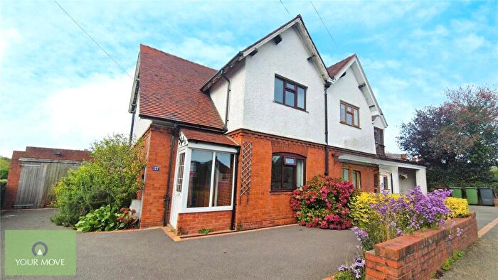 3 Bedroom Semi Detached House To Rent In Old Birmingham Road, Lickey End, Bromsgrove, Worcestershire, B60