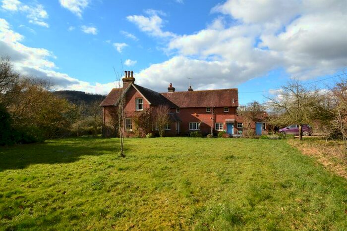 4 Bedroom Farm House To Rent In Barlavington, Petworth, West Sussex, GU28