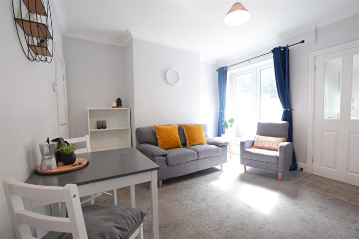 2 Bedroom Terraced House To Rent In Carholme Road - Student House -/, LN1