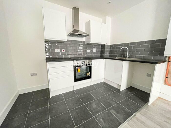 2 Bedroom Flat To Rent In Portswood Road, Southampton, Hampshire, SO17