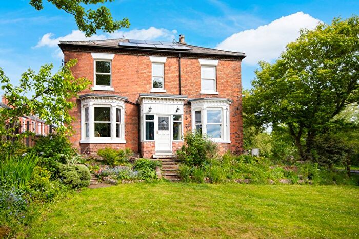 5 Bedroom Semi-Detached House For Sale In Cobwell Road, Retford, DN22