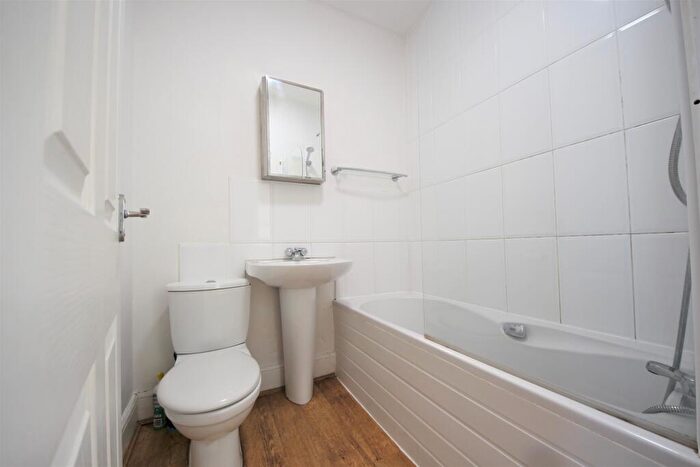 1 Bedroom Flat To Rent In Eldon Place, Bournemouth, BH4