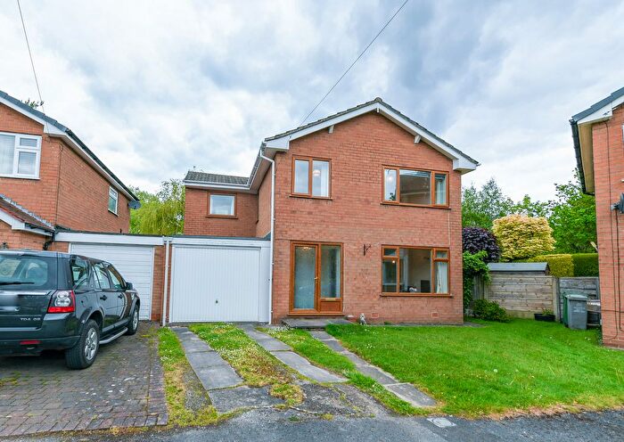 4 Bedroom Detached House For Sale In Alstone Drive, Altrincham, WA14