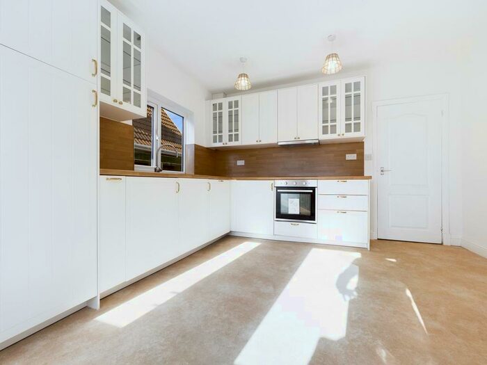 2 Bedroom Semi-Detached Bungalow To Rent In Northdown Drive, Thurmaston, Leicester, LE4