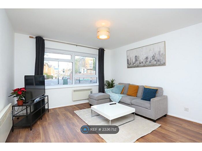 1 Bedroom Flat To Rent In Becton Court, London, SE25