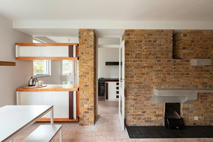 1 Bedroom Flat For Sale In Langham House Close Viii, London, TW10