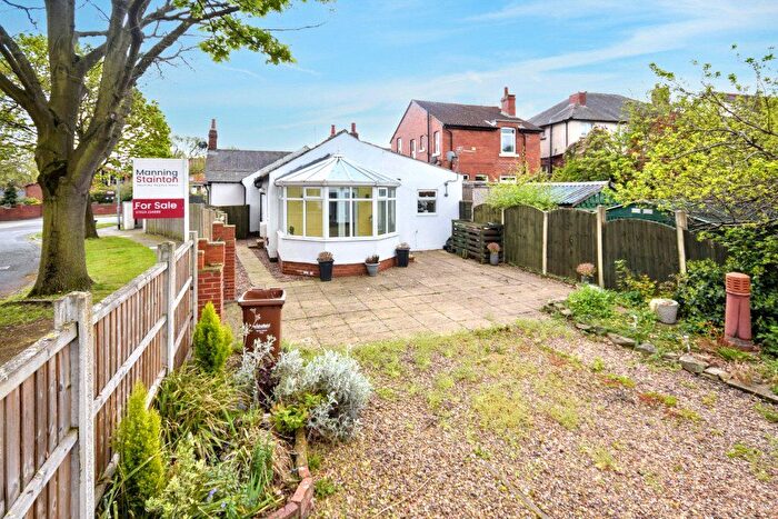 1 Bedroom Bungalow For Sale In Hirst Road, Wakefield, West Yorkshire, WF2