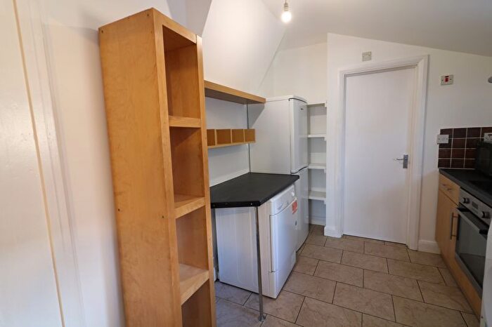 2 Bedroom Flat To Rent In Croyland Road, London, N9
