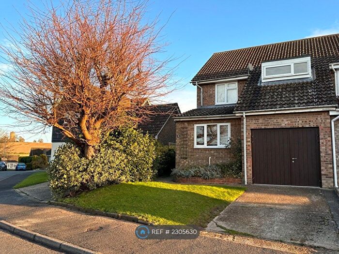 3 Bedroom Semi-Detached House To Rent In Hollybush Way, Linton, Cambridge, CB21