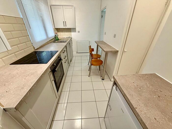 1 Bedroom Flat To Rent In Kimbel House, Holloway, N7