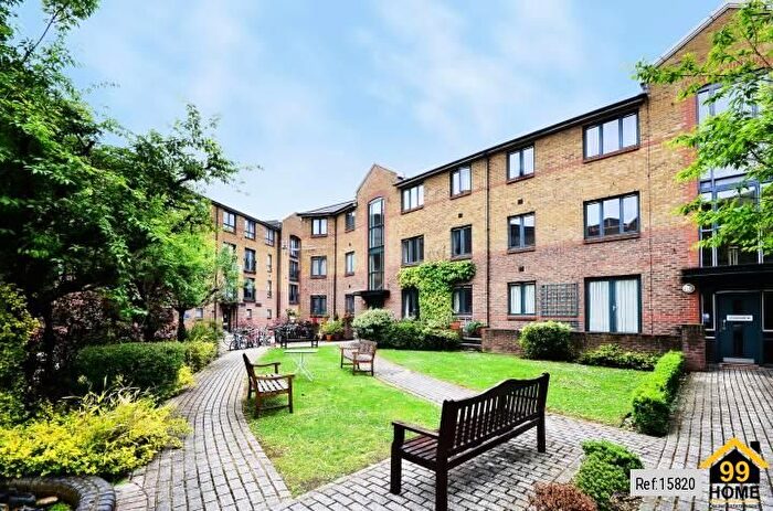 3 Bedroom Flat For Sale In Kempton Court, London, E1