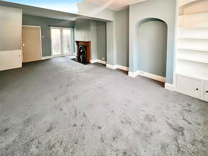 3 Bedroom Terraced House For Sale In Hill Street, Burton-On-Trent, Staffordshire, DE15