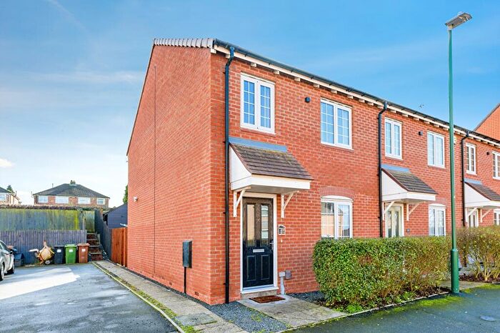 3 Bedroom End Of Terrace House For Sale In Swan Drive, Birmingham, B37