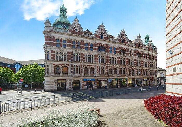 3 Bedroom Flat For Sale In Lord Montgomery Way, Portsmouth, PO1