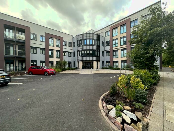 Apartment To Rent In Broadoaks, Solihull, B91