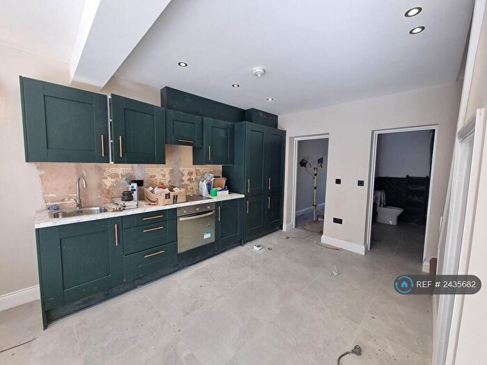 3 Bedroom Terraced House To Rent In Roman Road, London, E6