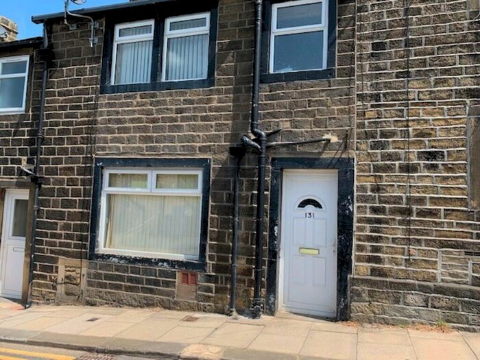 2 Bedroom Cottage To Rent In Main Street, Wilsden, BD15
