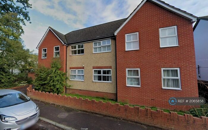 2 Bedroom Flat To Rent In The Barons, Frimley, Camberley, GU16