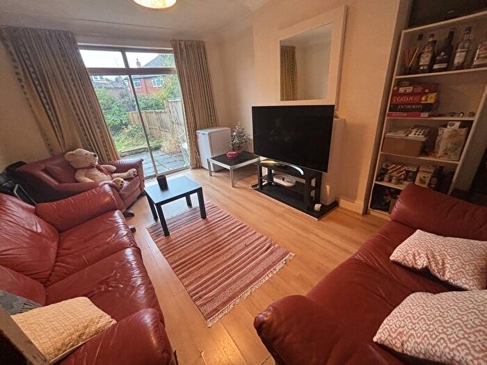 5 Bedroom Semi-Detached House To Rent In St Chads Drive, Headingley, Leeds, LS6