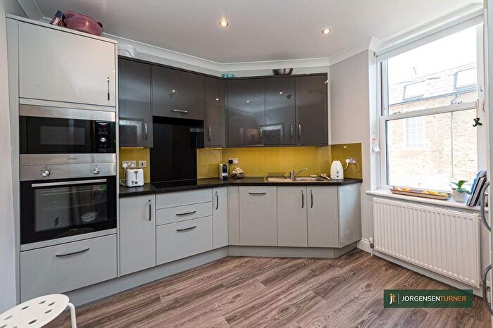 2 Bedroom Flat To Rent In Camden High Street, London, NW1