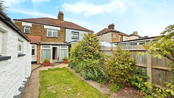 3 Bedroom Semi-Detached House To Rent In Elsa Road, Welling, DA16