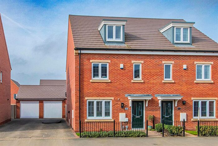3 Bedroom House For Sale In Airfield Road, Market Harborough, LE16