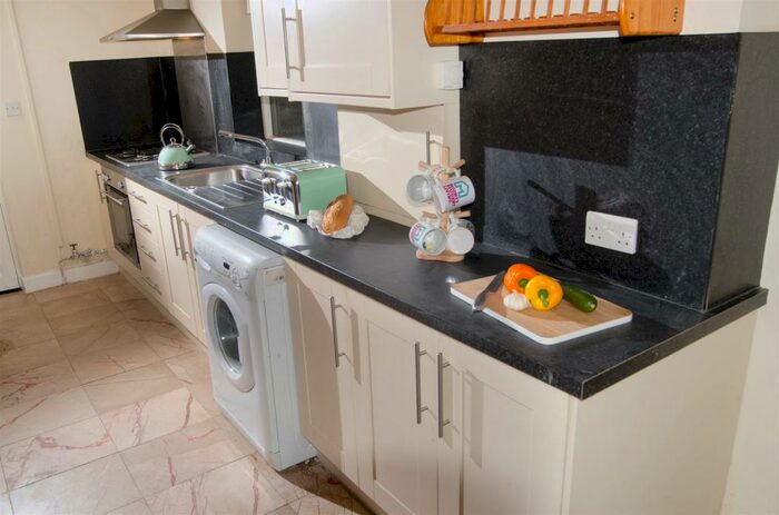 4 Bedroom Private Hall To Rent In Clarence Street, Lancaster, LA1