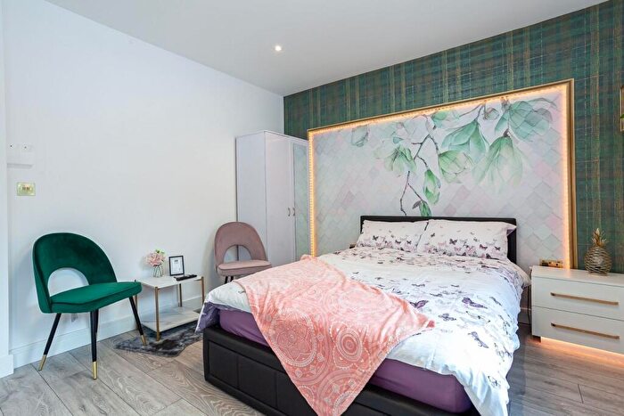 7 Bedroom House To Rent In Albion Road, Manchester, M14