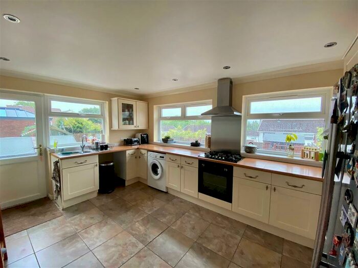 3 Bedroom Semi-Detached House To Rent In Sycamore Close, Aberdare, CF44
