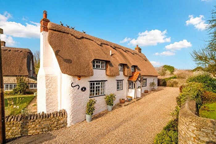 5 Bedroom Detached House For Sale In Church Street, Bicester, OX27