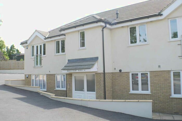 2 Bedroom Flat To Rent In Mutton Lane, Potters Bar, EN6