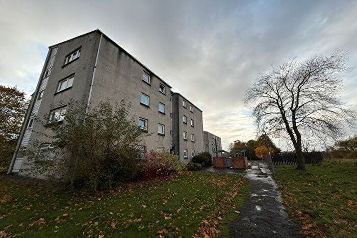 2 Bedroom Flat To Rent In Milovaig Avenue, Glasgow, G23