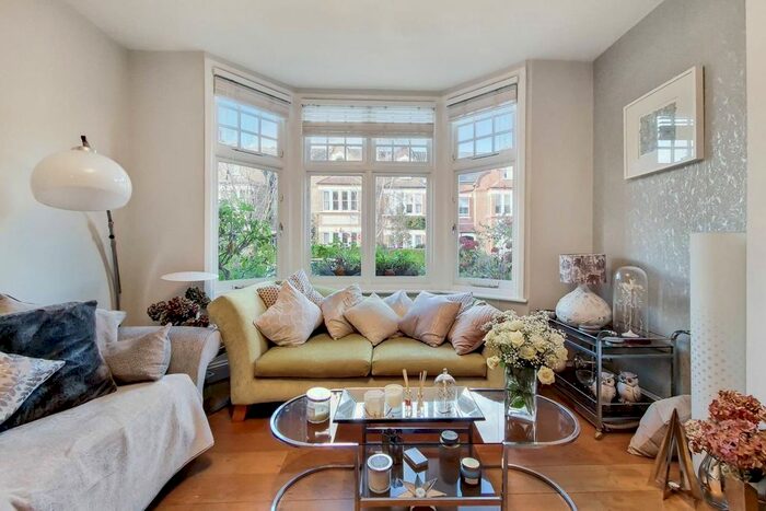 3 Bedroom Property To Rent In Coleridge Road, Crouch End, London, N8