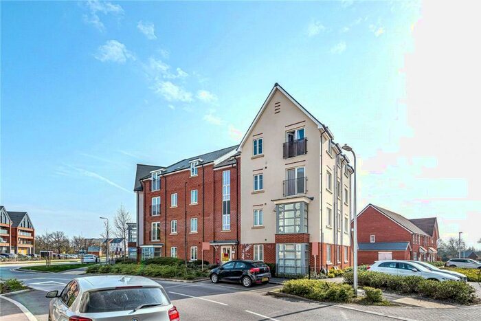 2 Bedroom Apartment To Rent In Whitlock Avenue, Wokingham, Berkshire, RG40