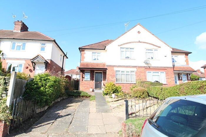 4 Bedroom Semi-Detached House For Sale In Mount Road, Wordsley, Stourbridge, DY8