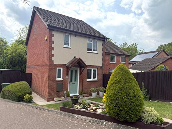 3 Bedroom End Of Terrace House For Sale In Foxgrove, Chippenham, SN14
