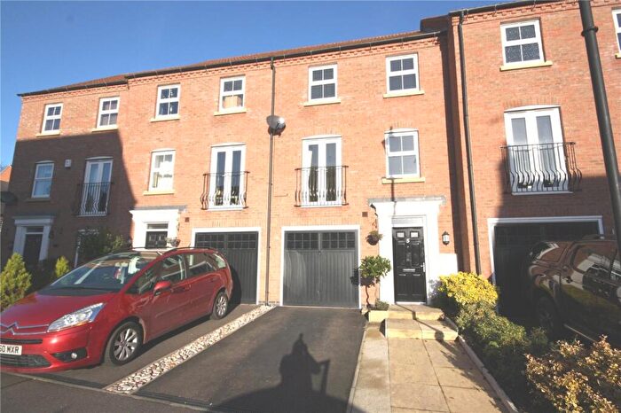 3 Bedroom Terraced House To Rent In Pentland Drive, Greylees, Sleaford, Lincolnshire, NG34