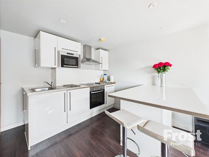 1 Bedroom Apartment To Rent In High Street, Slough, Berkshire, SL1