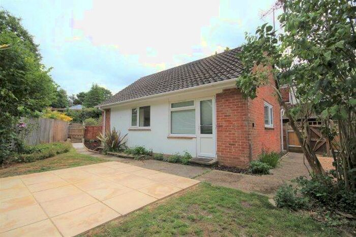 1 Bedroom Bungalow To Rent In Doomsday Garden, Horsham, RH13