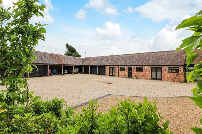 2 Bedroom Barn Conversion For Sale In Knowlton, BH21