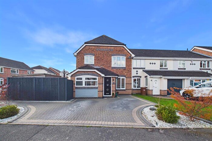 3 Bedroom End Of Terrace House For Sale In Temple Close, Stretton, DE14