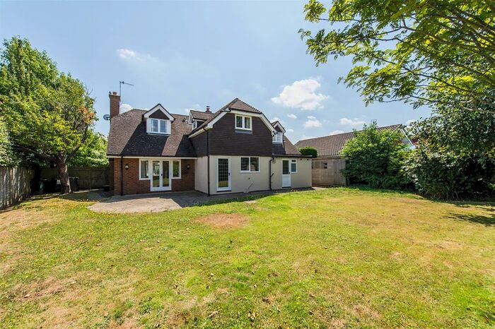 5 Bedroom Detached House For Sale In Hadlow Road, Tonbridge, TN10