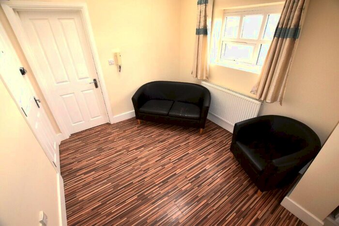 1 Bedroom Flat To Rent In Green Lane, Ilford, London, IG1