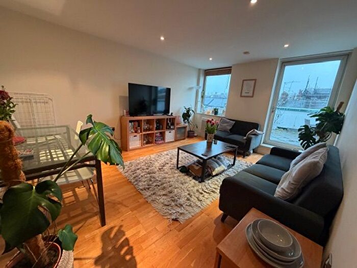 3 Bedroom Flat To Rent In Drayton Park, Highbury, N5