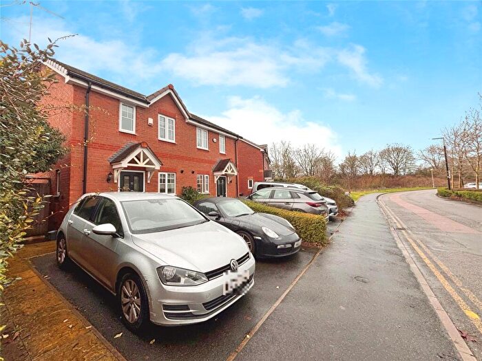 2 Bedroom Semi Detached House For Sale In Haywood Road, Warwick, Warwickshire, CV34