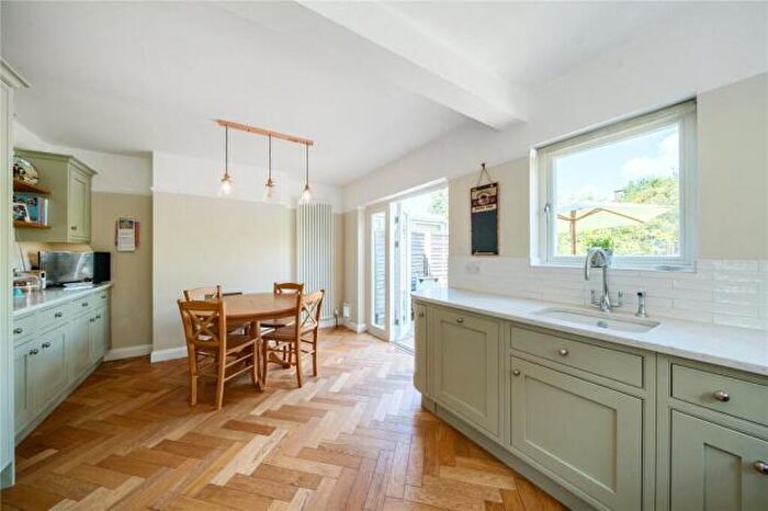 3 Bedroom Semi-Detached House To Rent In Edgeway Road, Headington, OX3