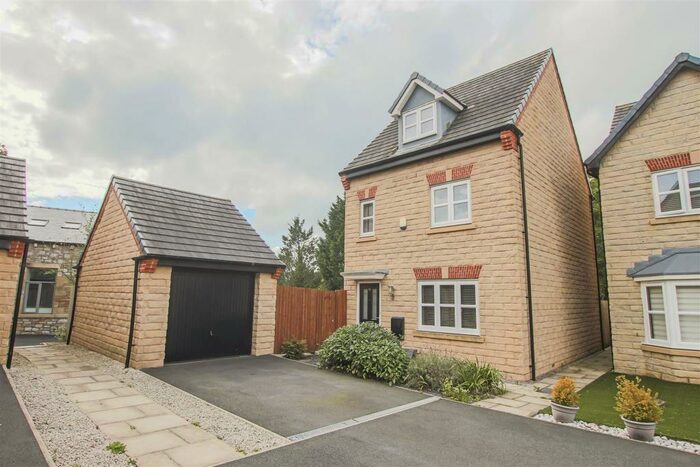4 Bedroom Detached House To Rent In Henry Place, Clitheroe, BB7