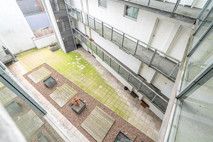 1 Bedroom Flat To Rent In Cross York Street, Leeds, LS2
