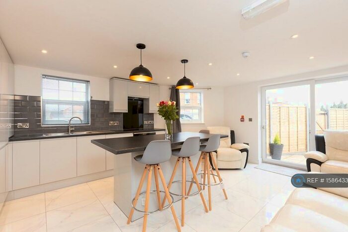 5 Bedroom End Of Terrace House To Rent In Hobhouse Close, Bristol, BS9