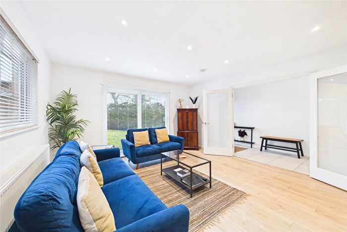 3 Bedroom Bungalow To Rent In Park Road, Farnborough, Hampshire, GU14